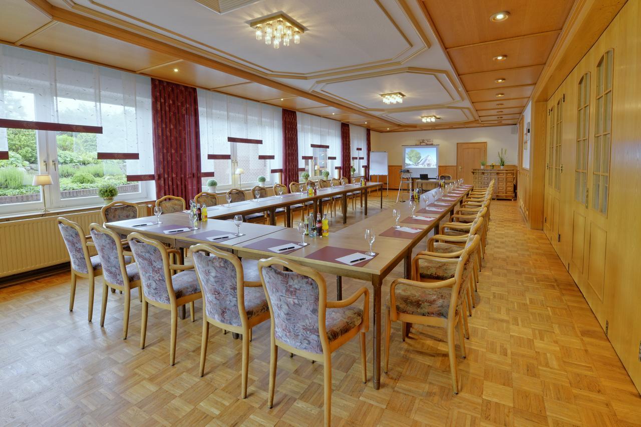 Landhotel Zur Eiche Buxtehude Exterior photo